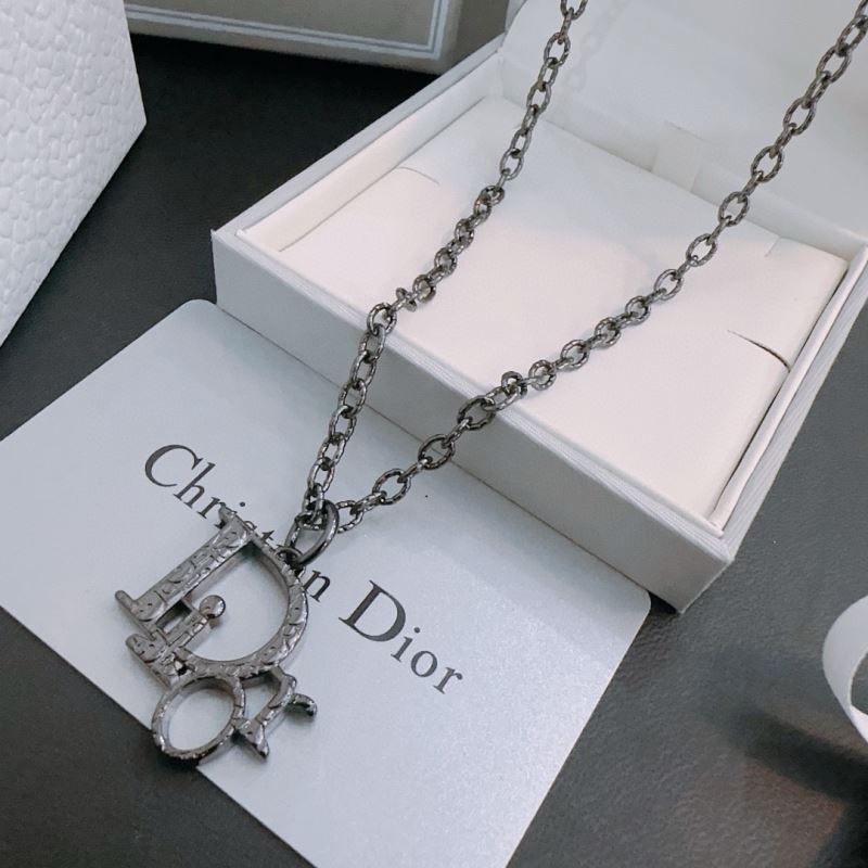 chr1st1an D10r necklaces
